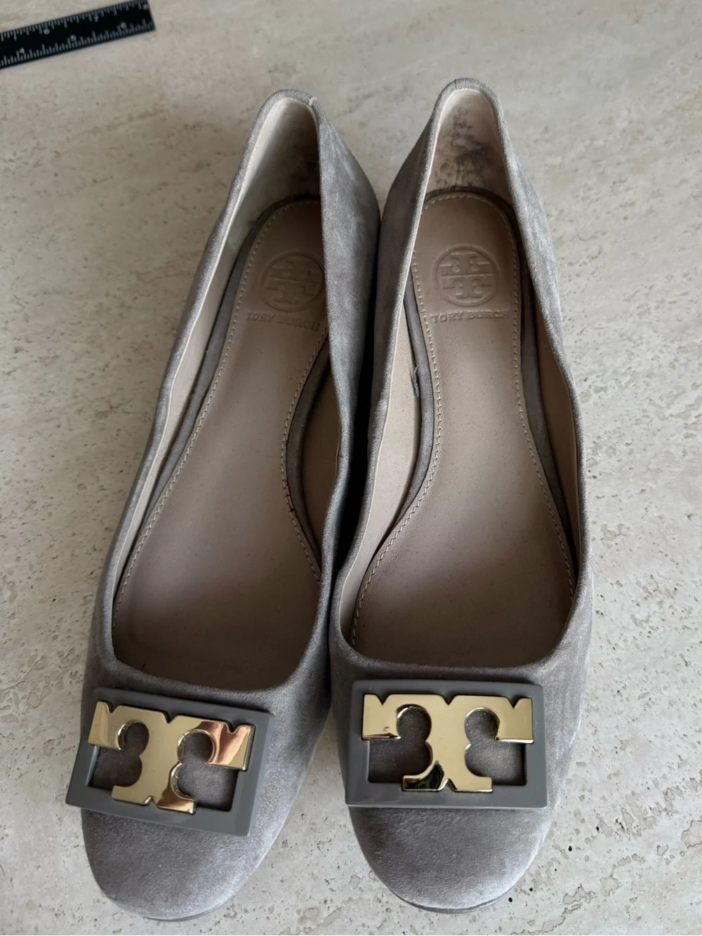 Tory Burch Gigi pumps in soft gray